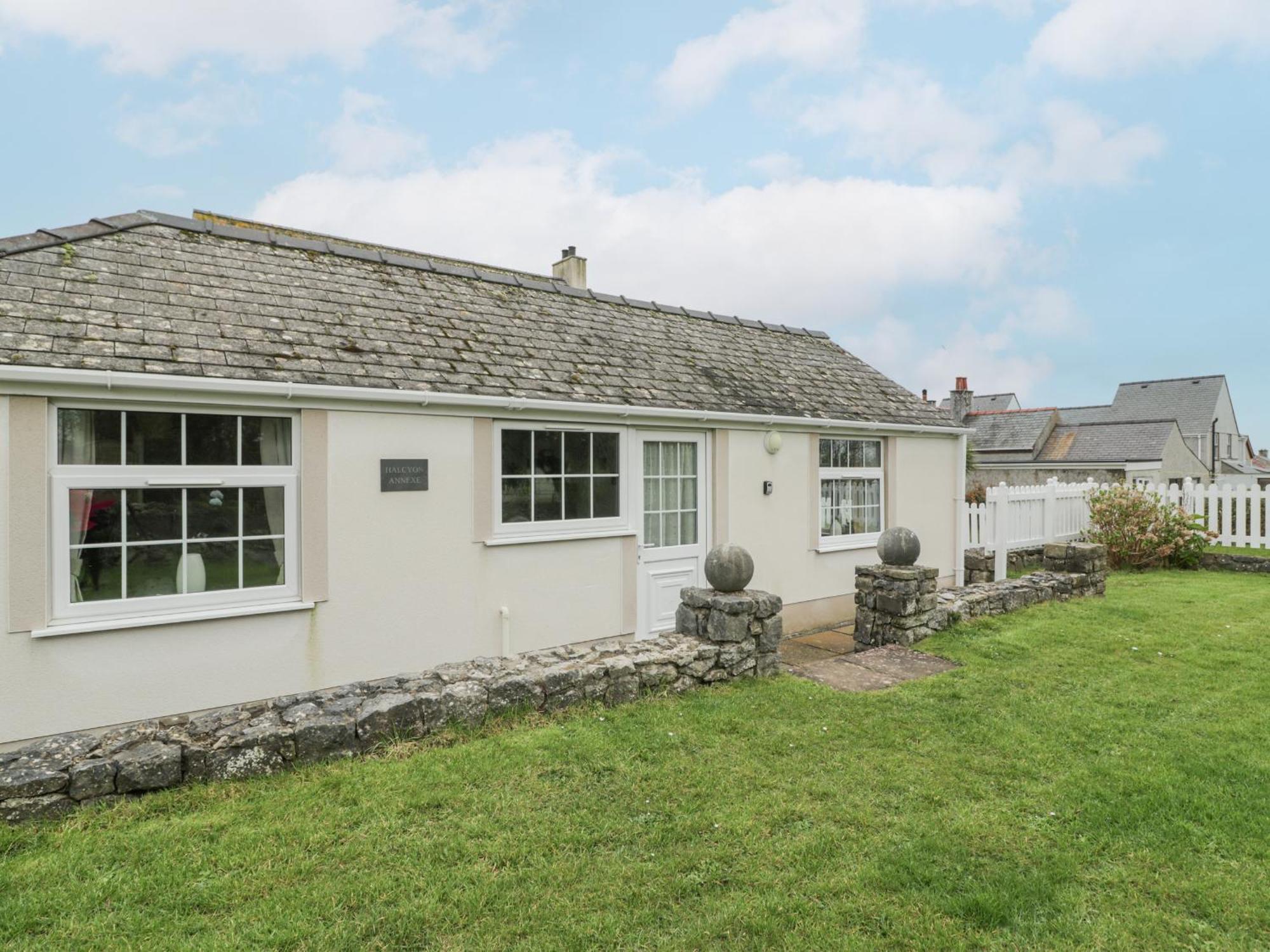 Villa Halcyon Annexe Moelfre Exterior foto